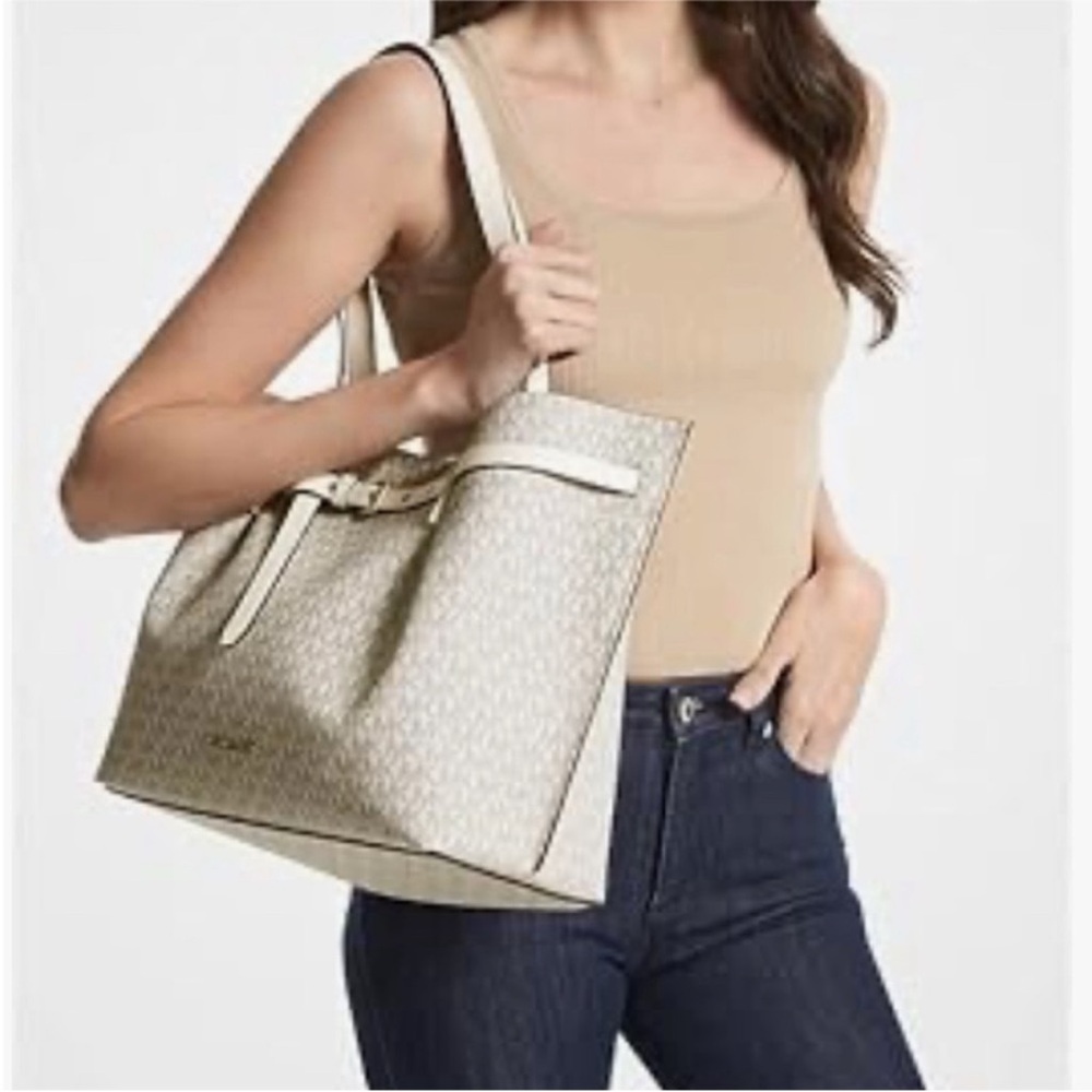 MICHAEL KORS Elegant Cream Tote Bag NWT